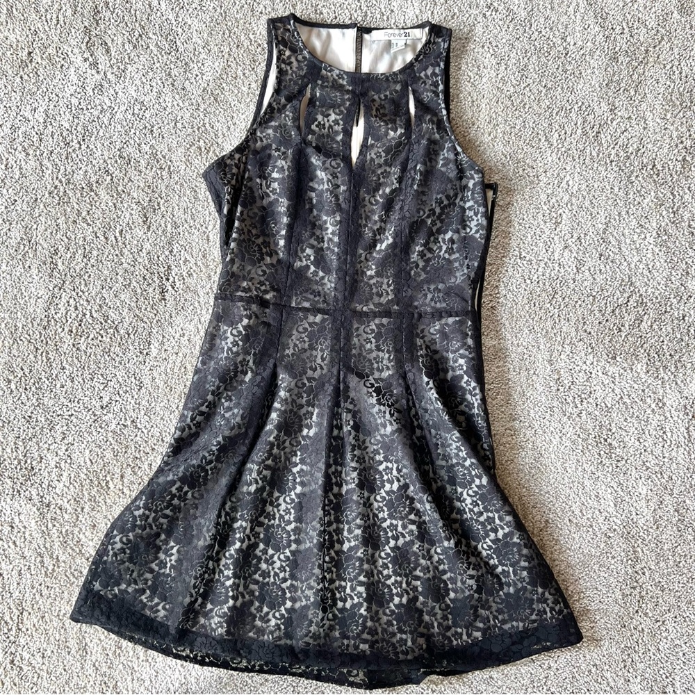 Junior Women’s (M) Black & Beige Sheer Lace Keyhole Sleeveless Dress